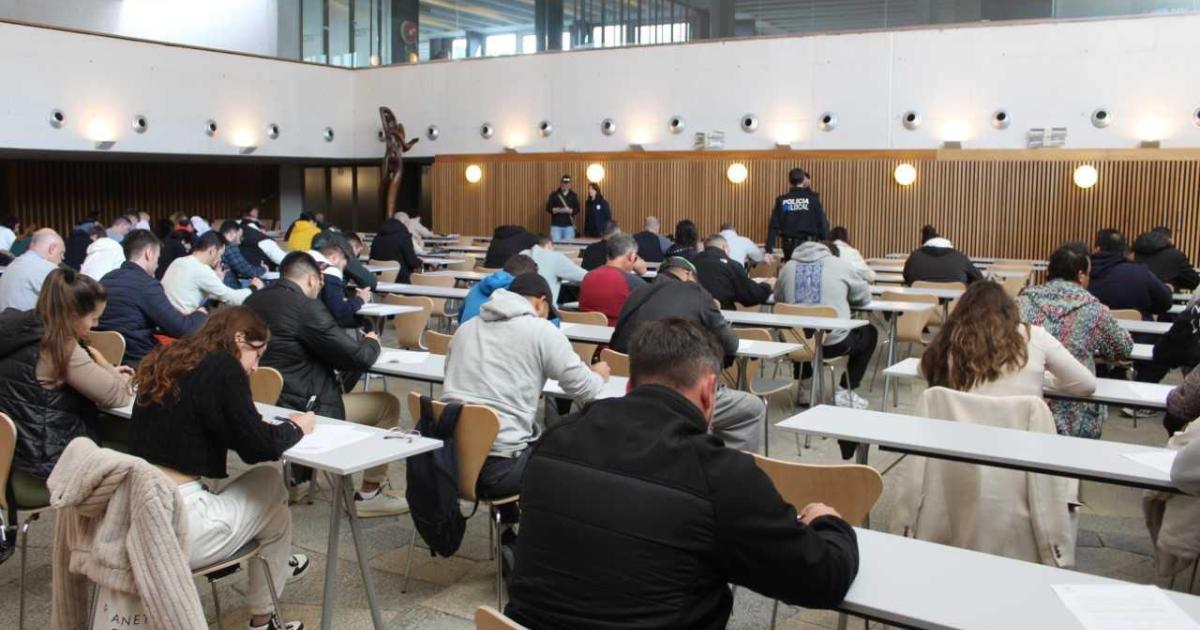 Casi 90 personas se presentan al examen para obtener el permiso de ...