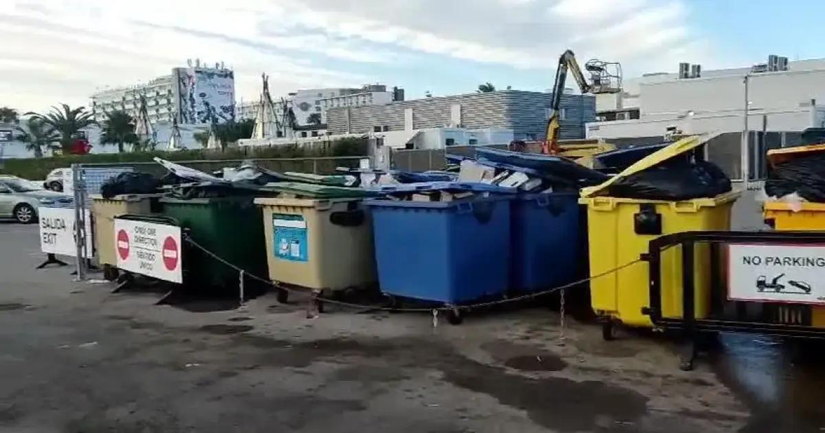 La basura sin recoger ya se acumula en Ibiza en la primera jornada de ...