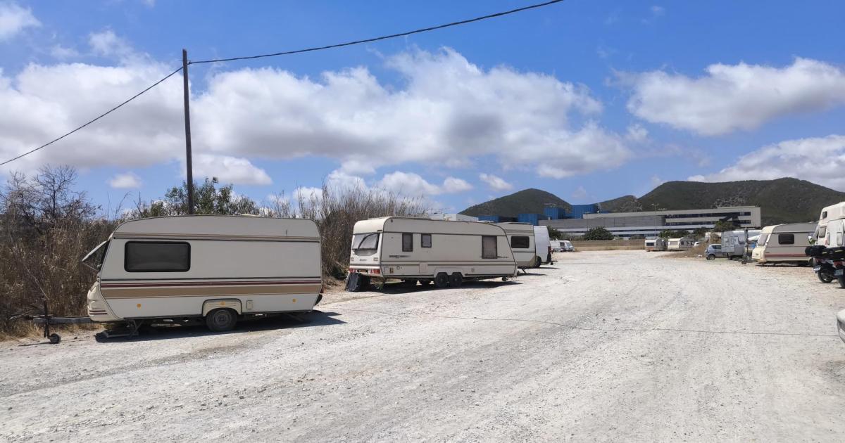 Las caravanas y autocaravanas vuelven a este aparcamiento disuasorio de ...