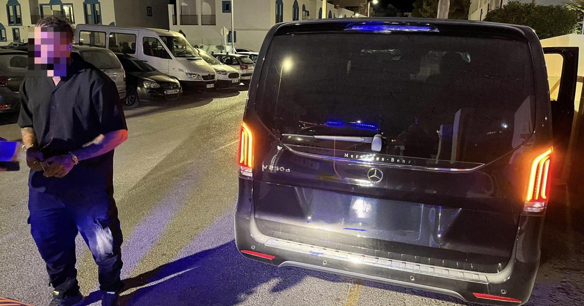 Sancionados dos vehículos en Ibiza por funcionar como ‘taxi pirata’ y no tener el cupo del alquiler