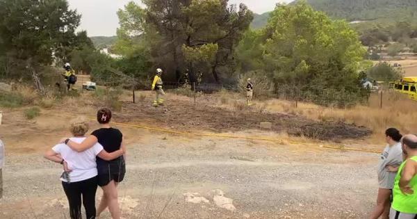Un rayo fulmina un árbol en Ibiza y provoca un incendio