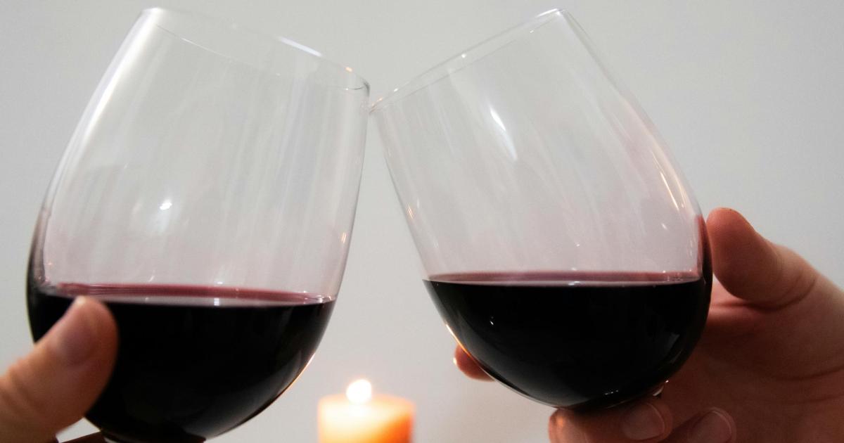 Una cardióloga desmiente el mito de la copa de vino al día