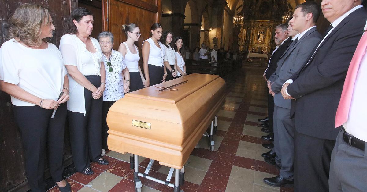 Último y emotivo adiós a José Cerdá Gimeno, histórico notario de las Pitiusas