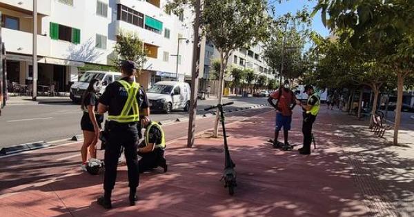Pillados 44 patinetes liándola en Ibiza