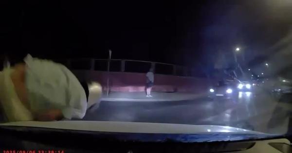 Piden máxima difusión para localizar a un motorista que se estampó contra un coche en Ibiza y se dio a la fuga