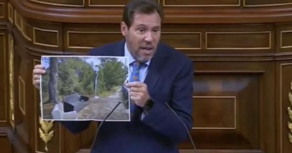 «Óscar Puente critica el transporte público y sólo ha visitado Ibiza de vacaciones»