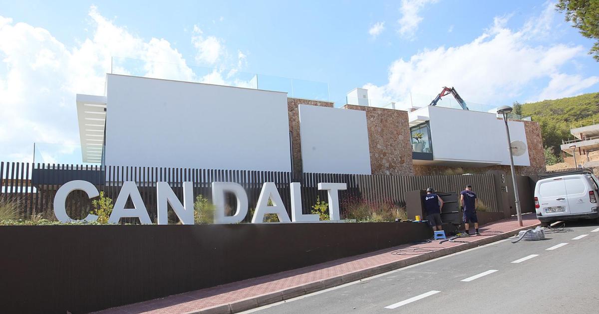 Urbanismo en Ibiza: Santa Eulària abre expediente a una urbanización de lujo por dos piscinas presuntamente ilegales