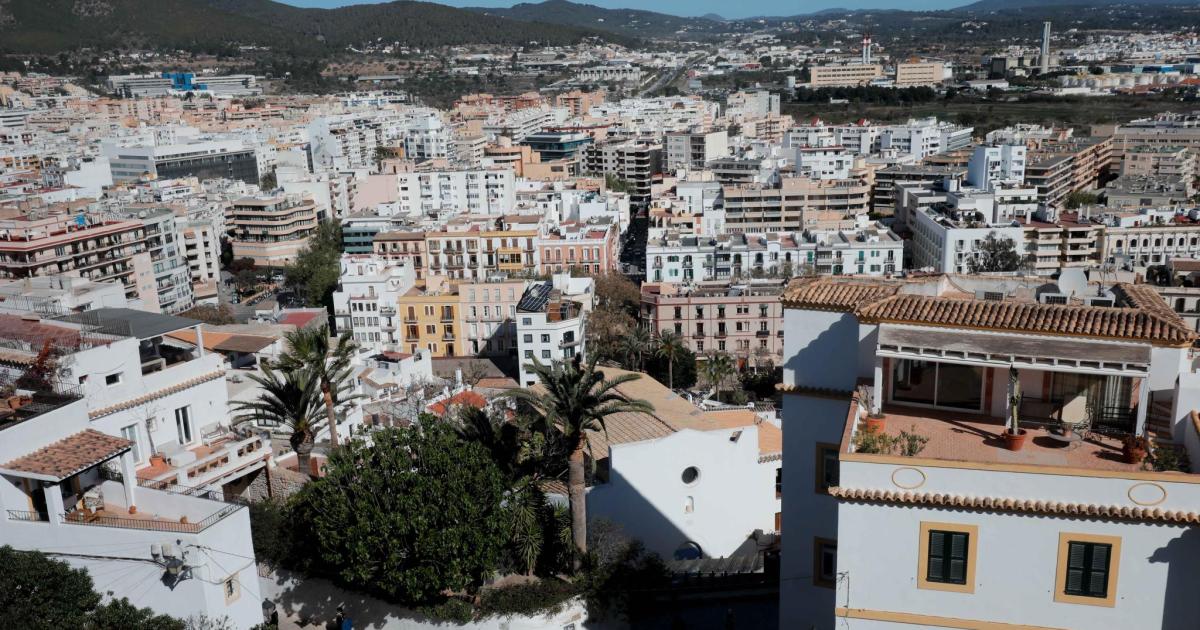 El Gobierno exige la retirada de 2.373 anuncios de alquileres turísticos ilegales cuando el Consell de Ibiza ya ha fulminado 2.455 este año
