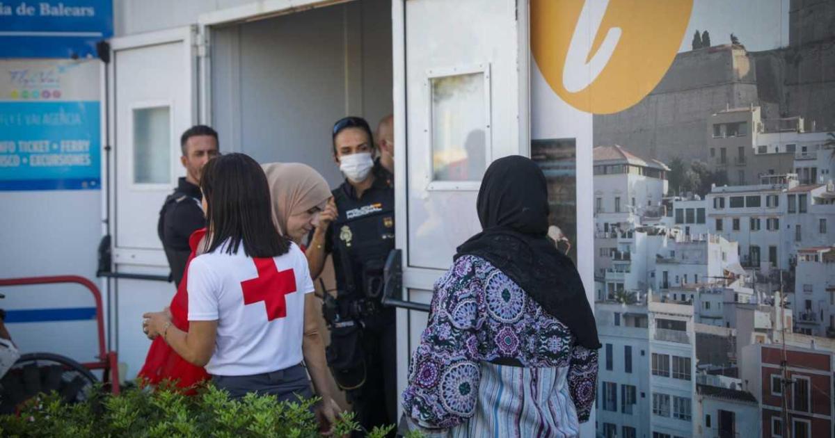 El Gobierno declara la emergencia migratoria en Baleares con críticas desde Ibiza