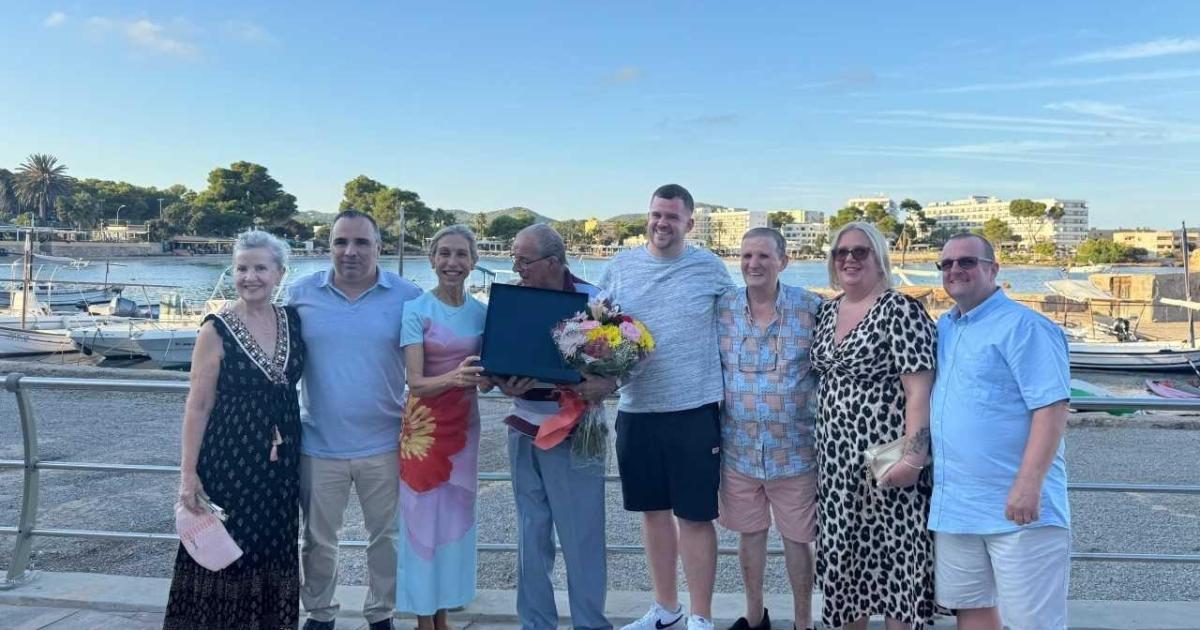 Día del Turista en Ibiza: John Truby, el británico de 93 años que ha visitado 51 veces Santa Eulària para pasar sus vacaciones