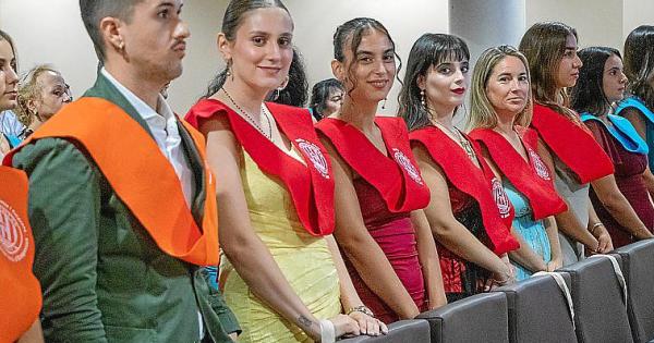 La UIB abre su nuevo curso académico y reconoce a sus nuevos graduados