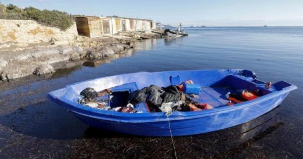 Rescatan a 29 migrantes a bordo de una patera a 43 millas de Formentera