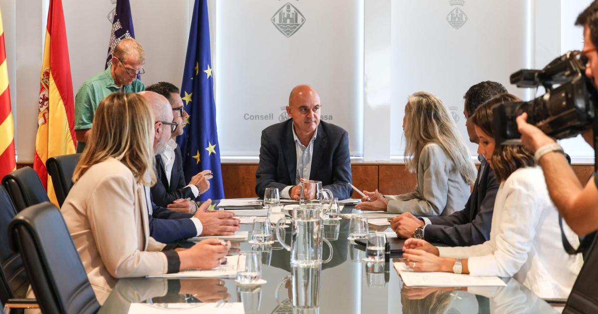 Los municipios de Ibiza solo consumirán agua desalada en invierno