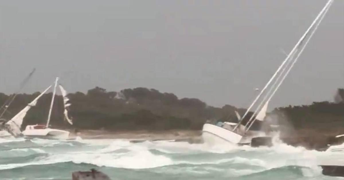 Gent per Formentera propone reflotar las embarcaciones incendiadas y hundidas en el litoral formenterer
