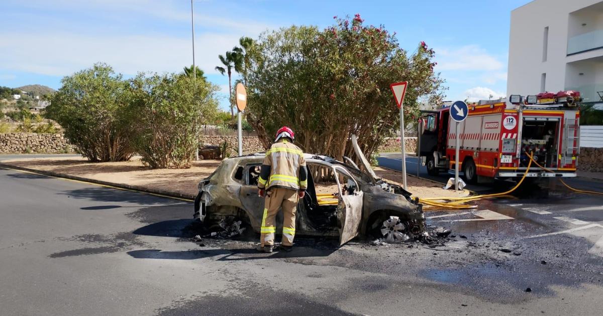 Dos incendios simultáneos y una caída de árbol evidencian la falta de bomberos en Ibiza