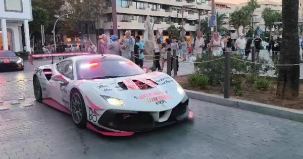 Derroche de lujo y ostentación sobre ruedas en Ibiza
