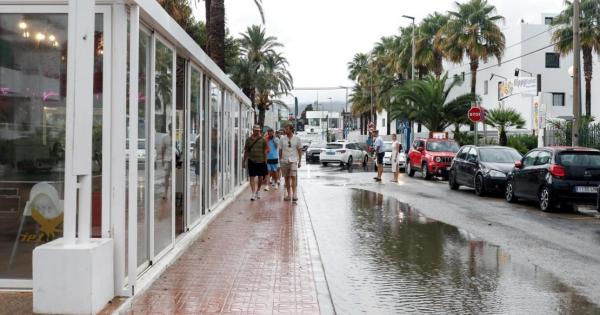 El exhuracán Gabrielle pone en alerta a Ibiza y Formentera por lluvias y tormentas