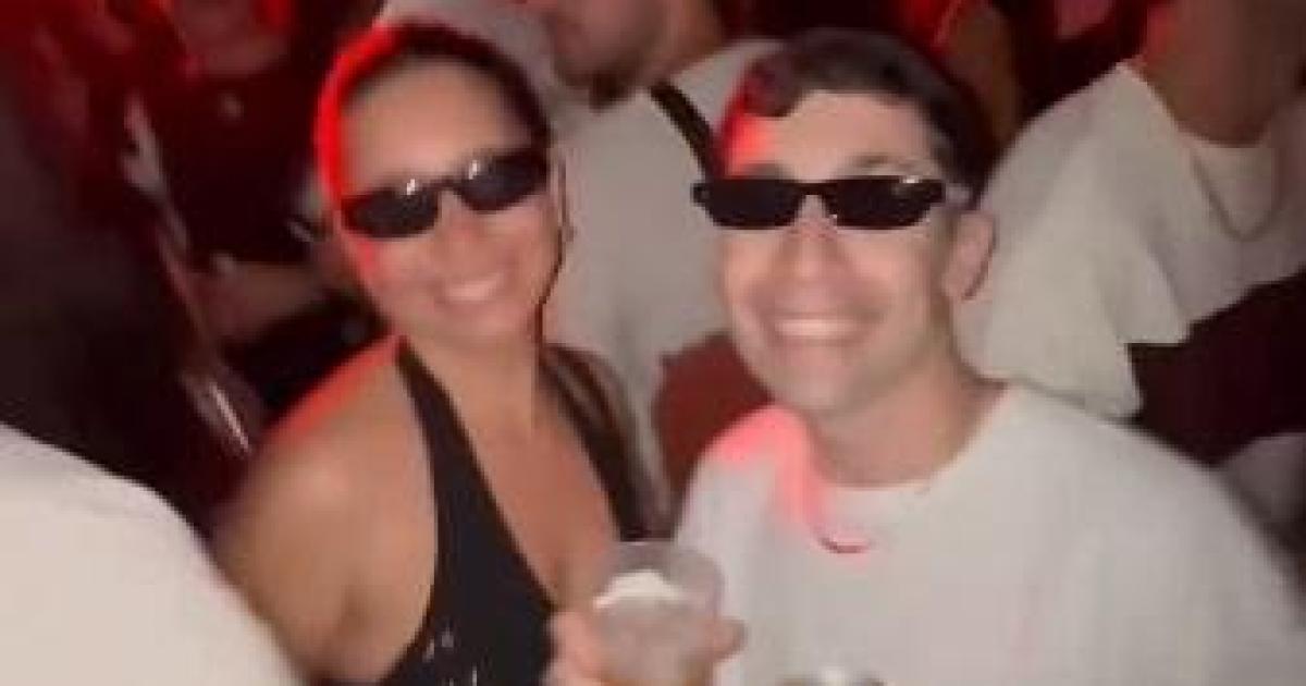 Turistas desesperados por ir de 'after' en Ibiza se cuelan en las fiestas ilegales en villas