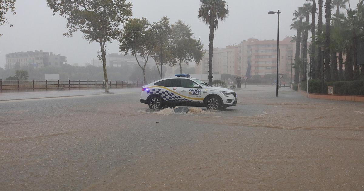 Una pareja de Ibiza con trabajo se queda en la calle tras anegarse el pequeño anexo de 1.100 euros en el que vivían