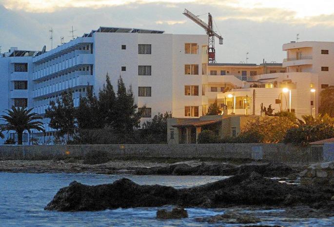FIGUERETES ES VIVER SITIO NUEVO PUERTO DEPORTIVO