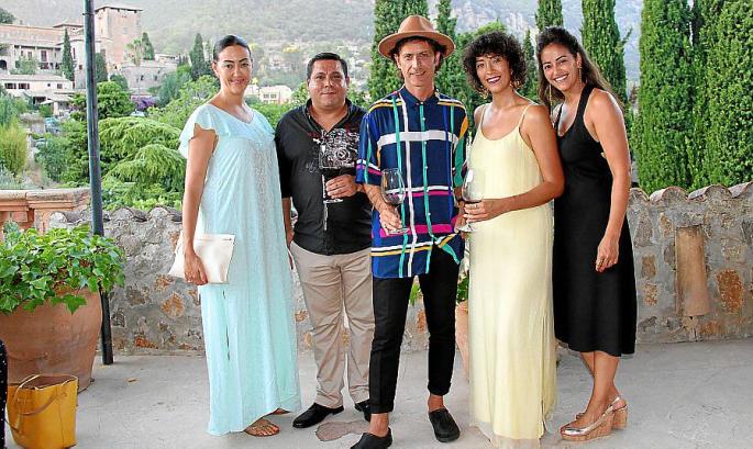 coto presenta vino verso