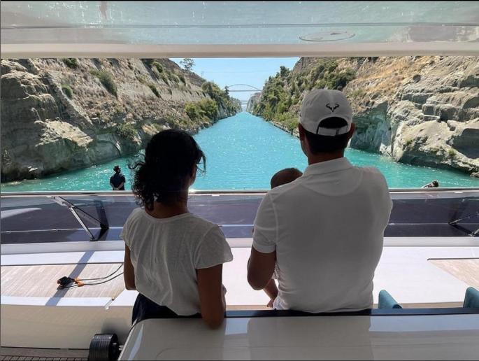 Rafa Nadal comparte en redes sociales la primera fotografía junto a sus dos  hijos y Mery Perelló
